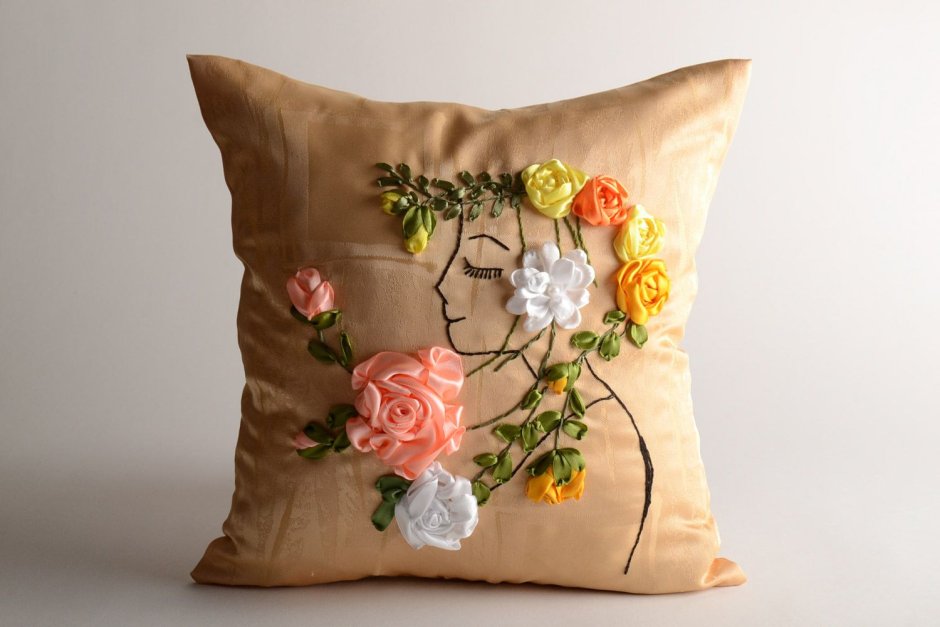 Красивые подушки