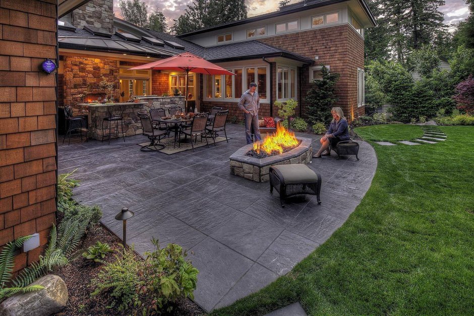 Ландшафт патио с рокарием