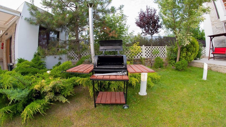Зона патио с мангалом