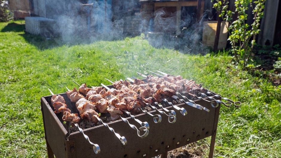 Площадка для барбекю на даче