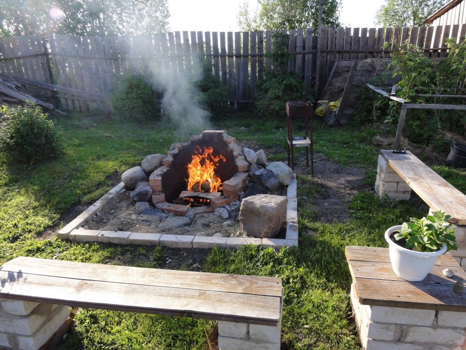 Площадка для шашлыка на даче
