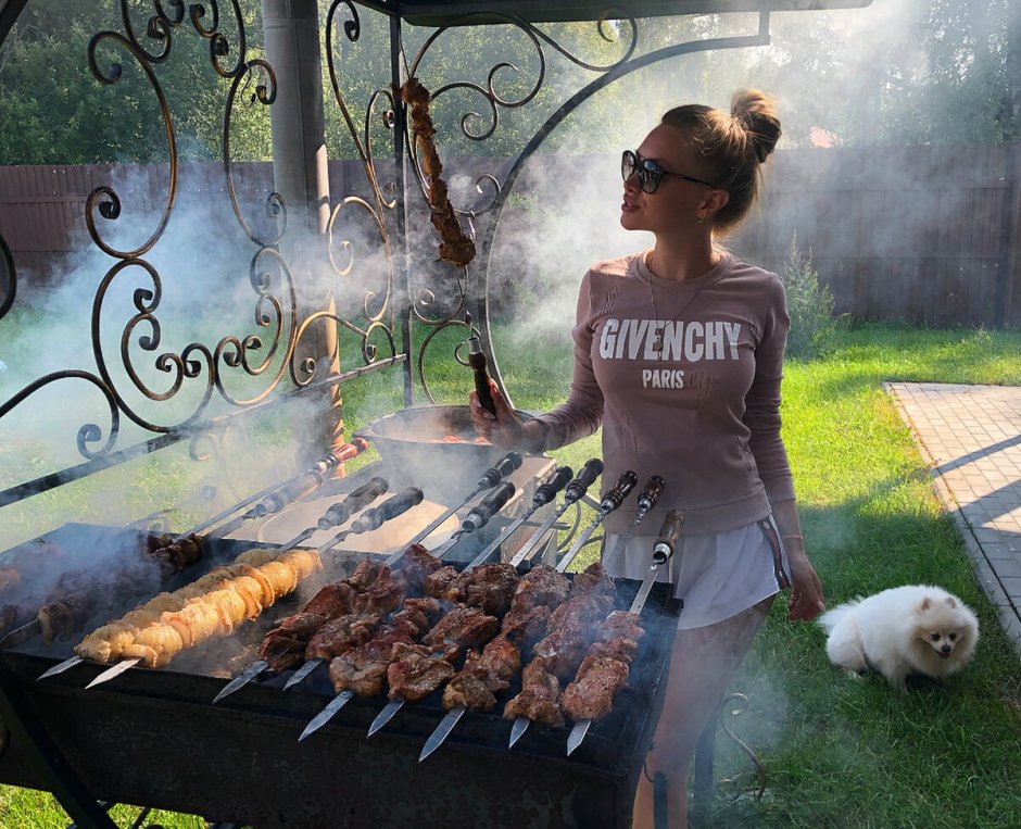 Зона барбекю с мангалом