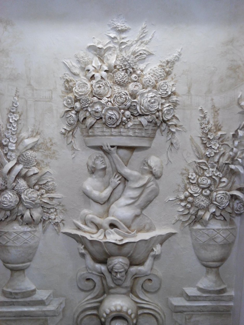 Барельеф ваза с цветами