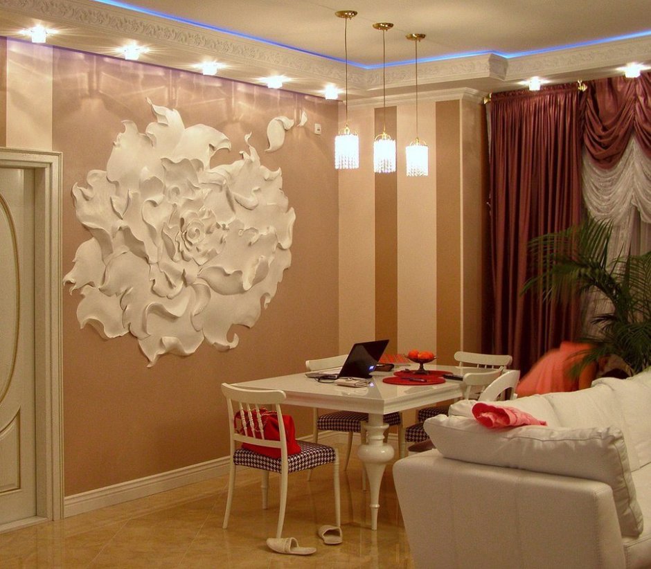 Лепнина на стенах