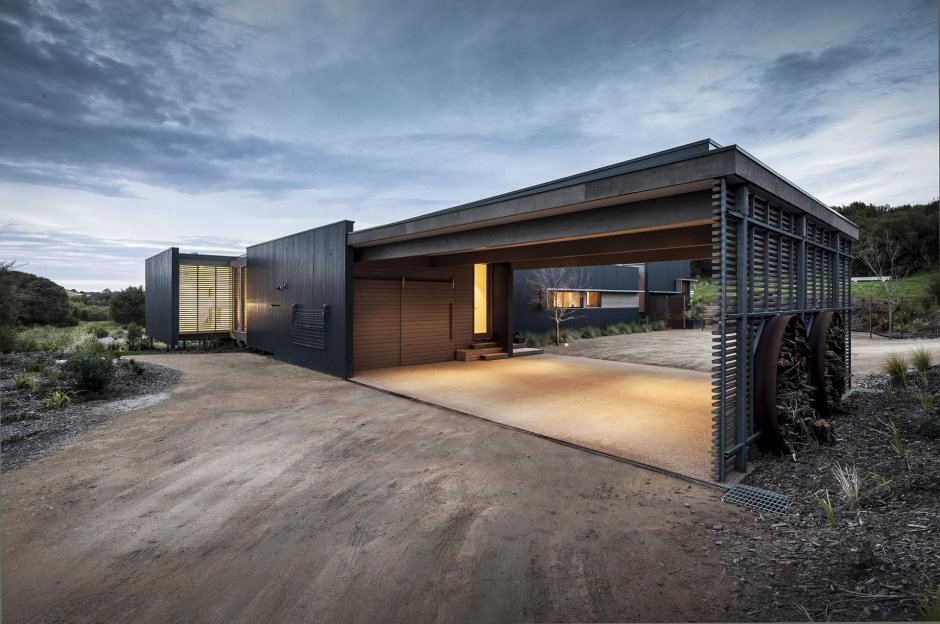 Современный гараж внутри