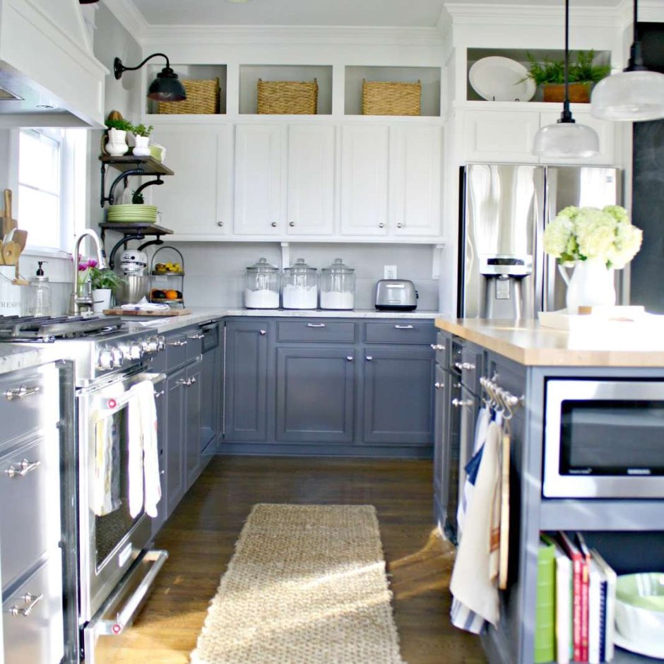 Пространство над кухонным гарнитуром