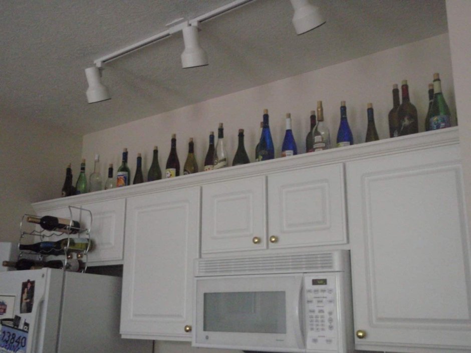 Открытые полки на кухне