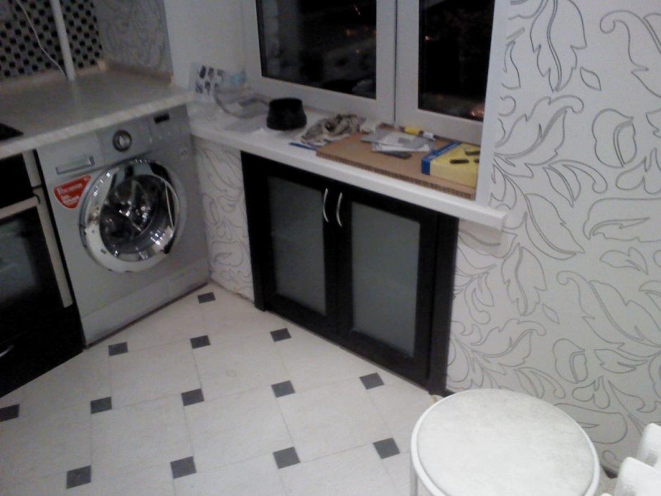 Ниша под подоконником на кухне в хрущевке