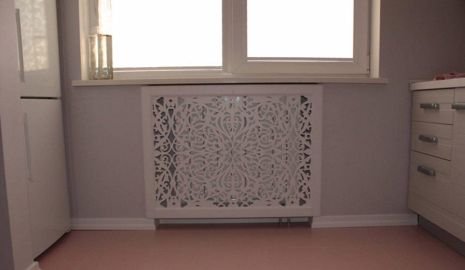 Отделка батареи под окном