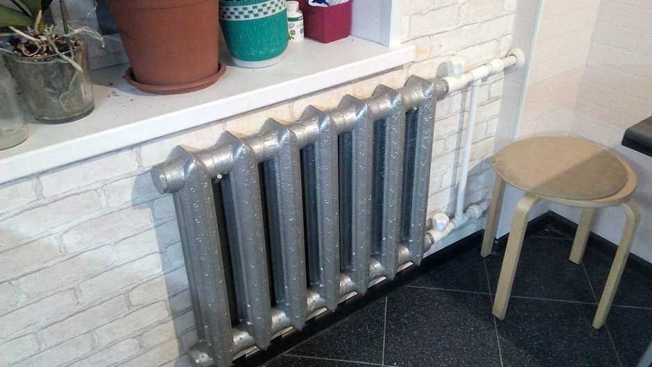 Отделка за батареей