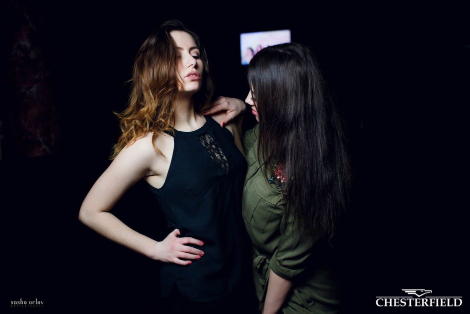 Винтажный кожаный диван