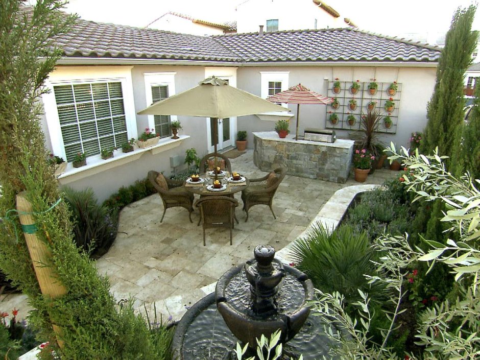 Патио в садах Италии