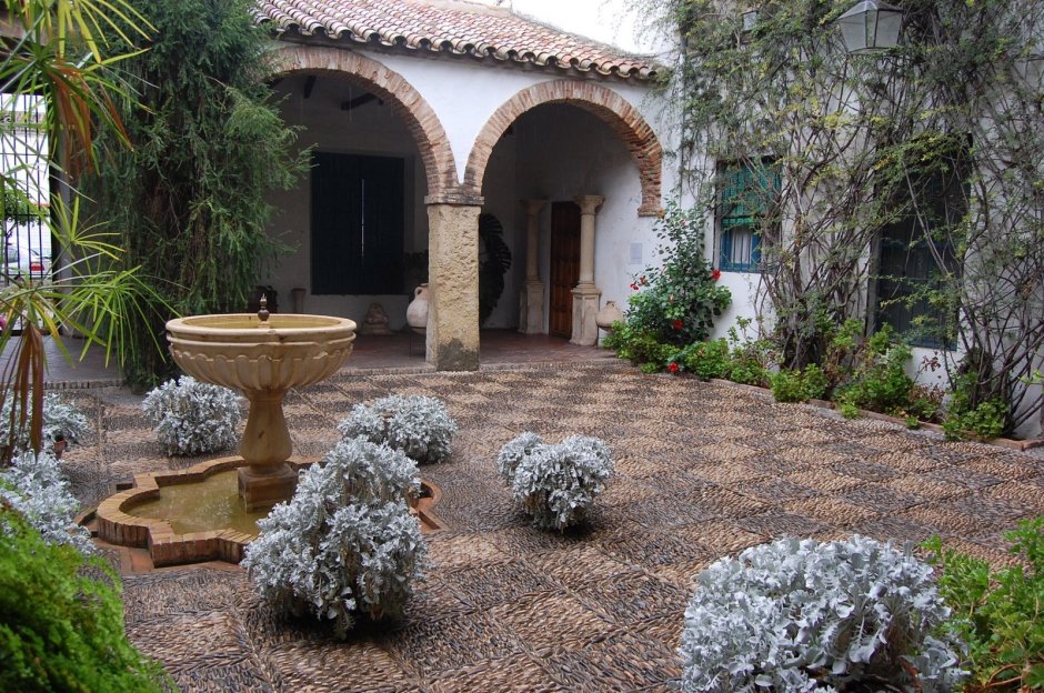 Патио внутренний дворик в Испании