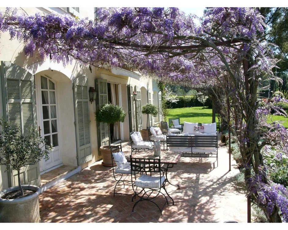 Фонтан в средиземноморском стиле