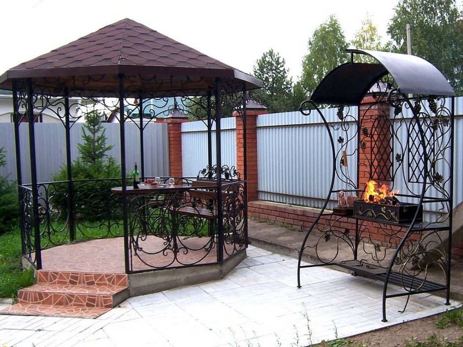 Кованые беседки с мангалом