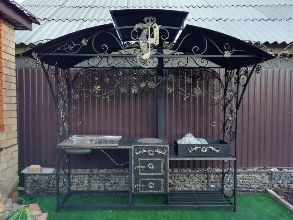 Кованые беседки с мангалом