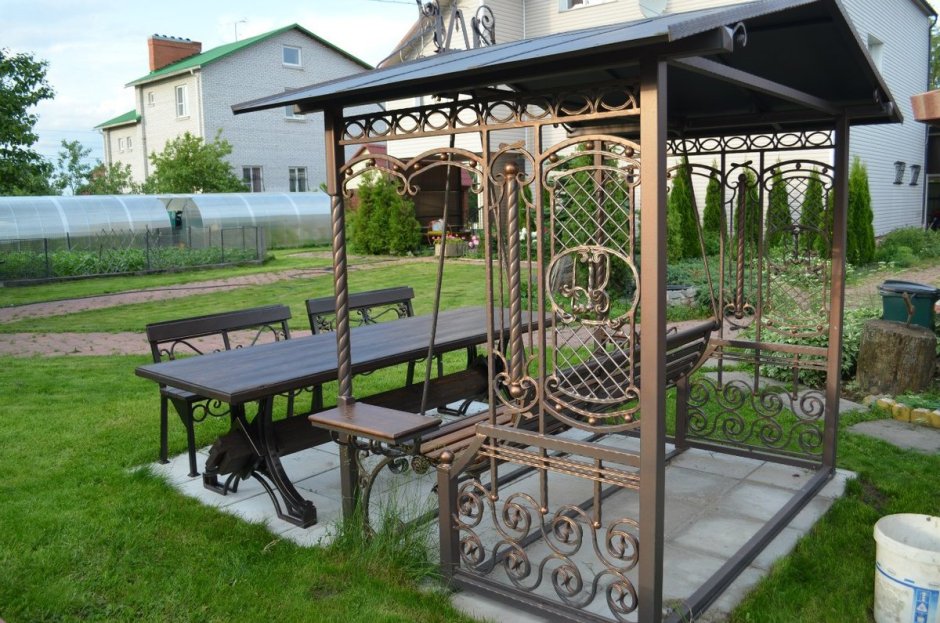 Пергола металлическая с качелями