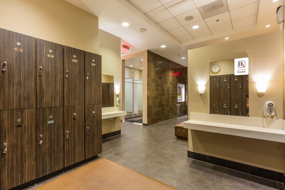 Красивые гардеробная в музее