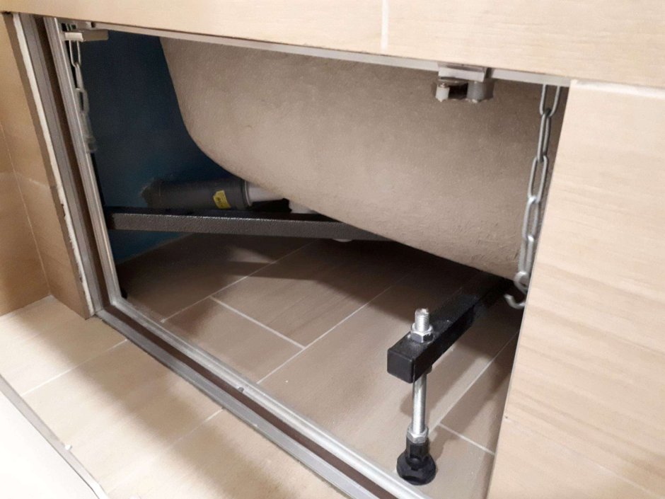 Люк ревизионный скрытый на магнитах