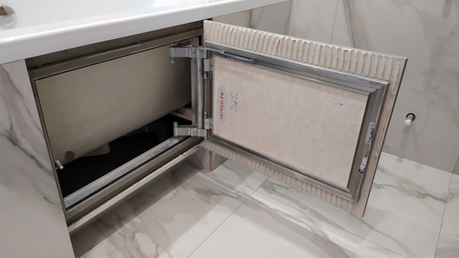 Сантехнический скрытый люк (под поддоном душа)