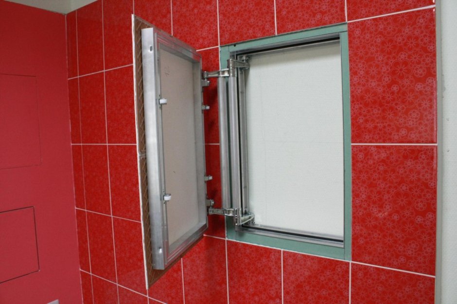 Сантехнический скрытый люк (под поддоном душа)