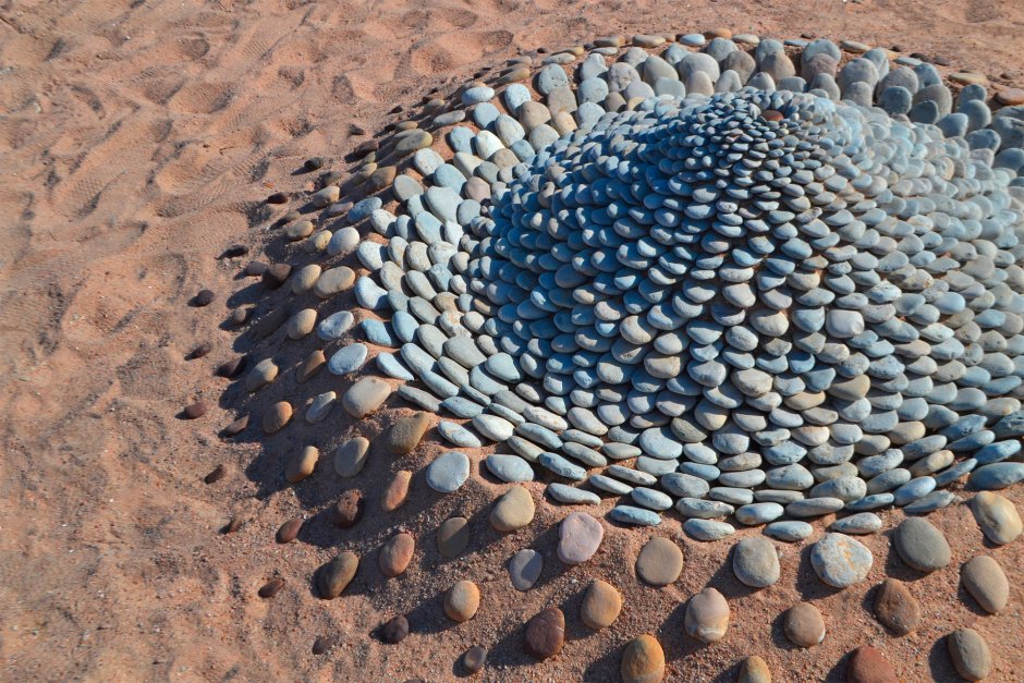 Инсталляция из камней