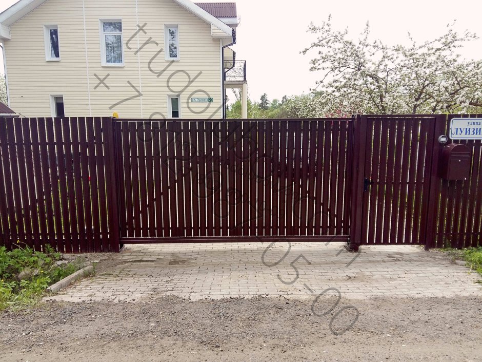 Евроштакетник RAL 8019