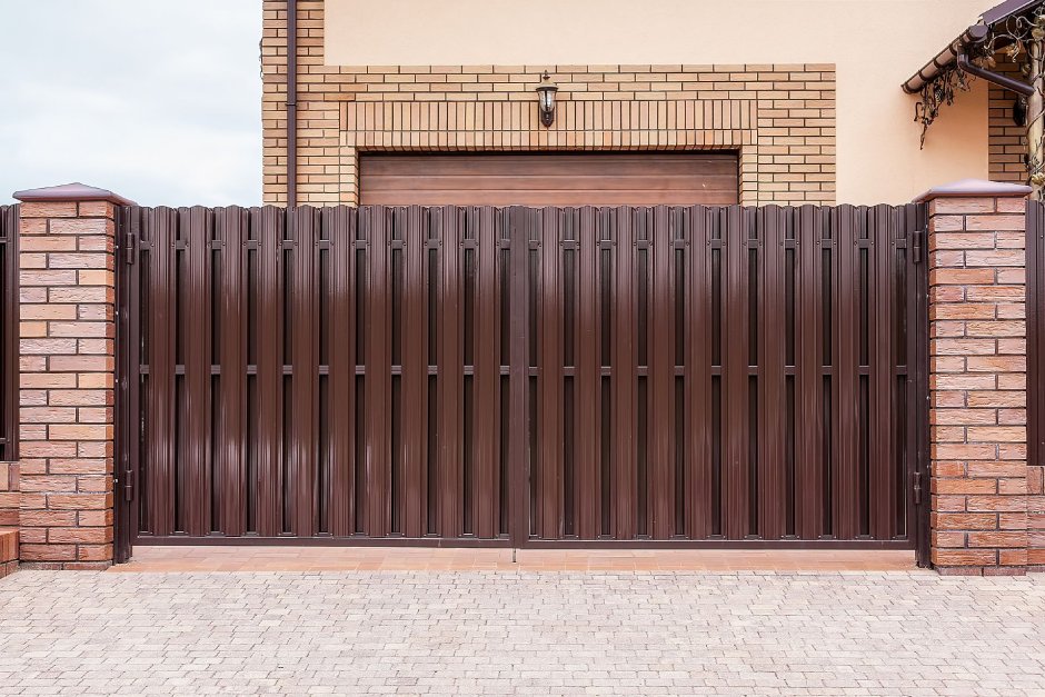 Ворота из евроштакетника