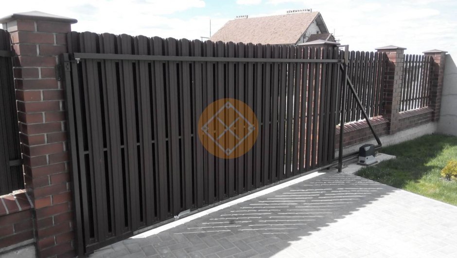 Откатные ворота евроштакетник ral8019