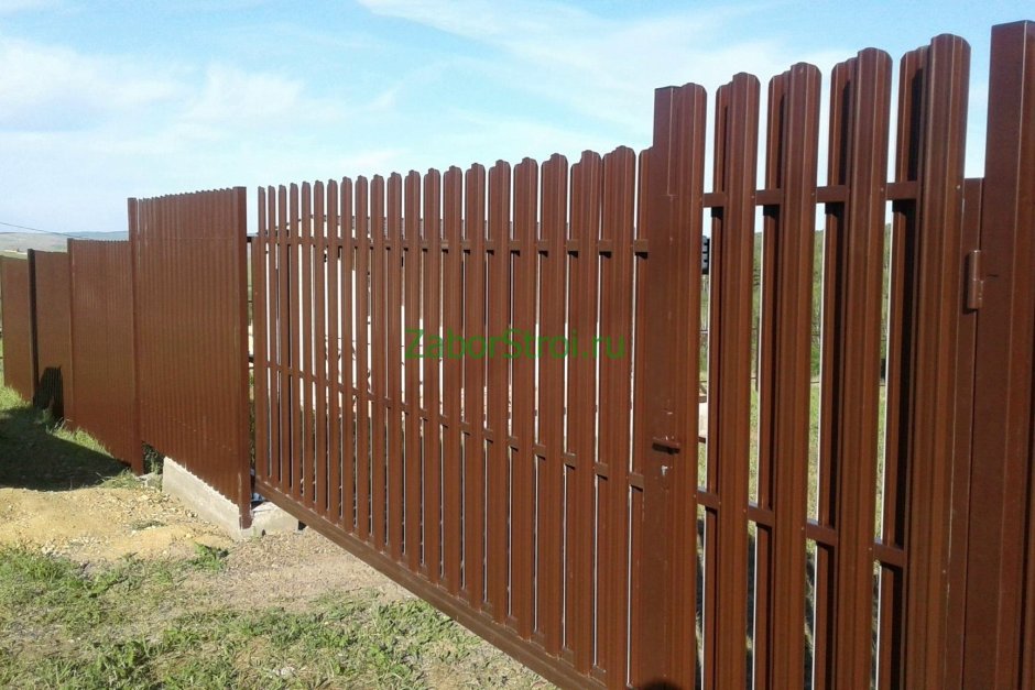 Забор из евроштакетника 20 метров с калиткой
