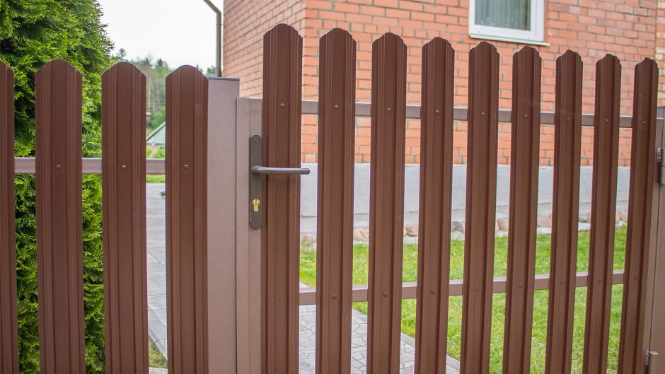 Калитка евроштакетник рал 8017