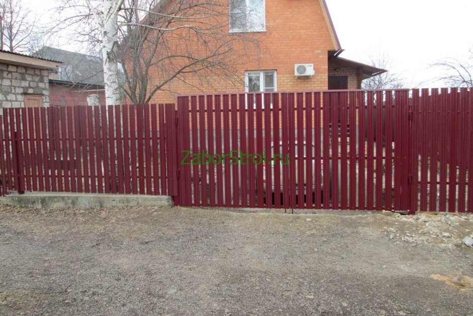 Забор из евроштакетника 20 метров