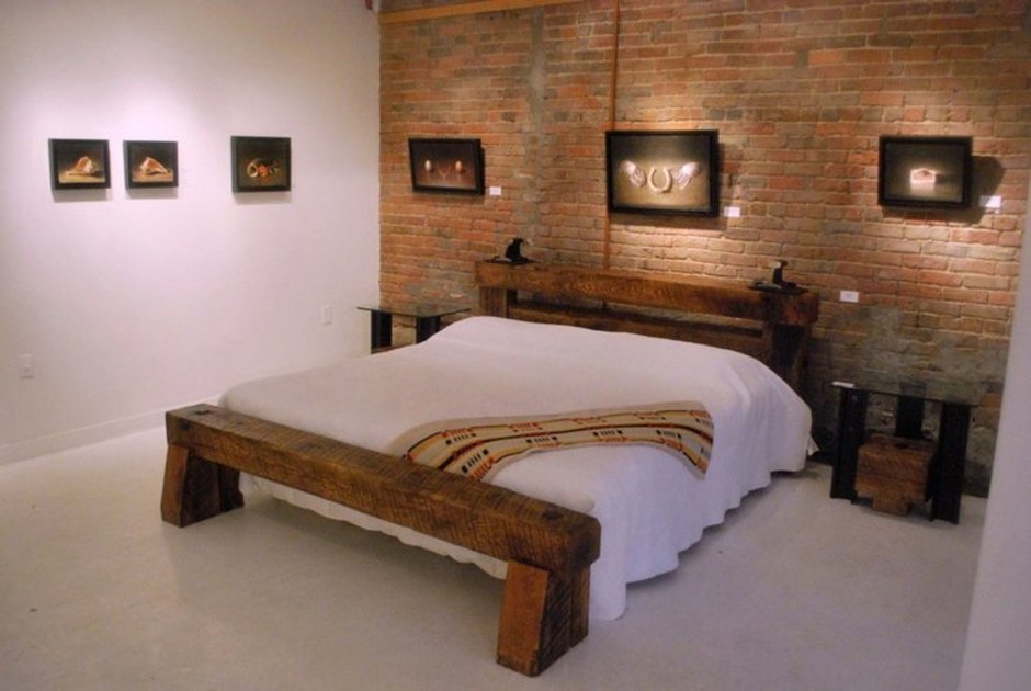 Кровать двуспальная из дерева