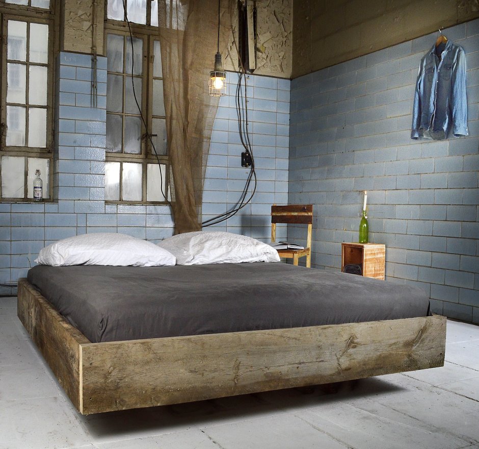 Деревянная кровать подиум лофт