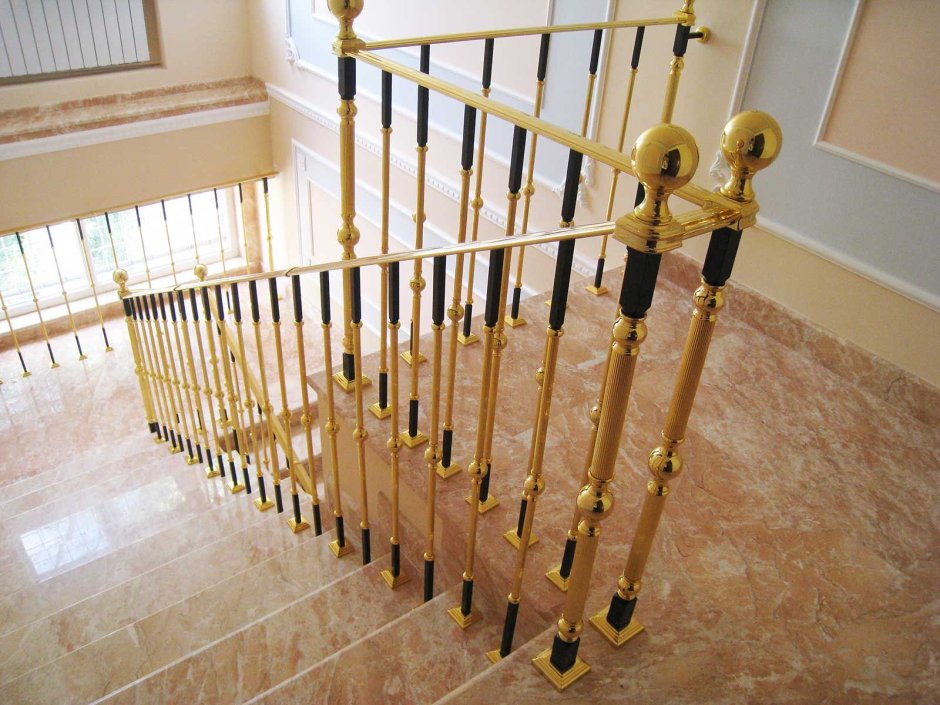 Латунные балясины для лестниц