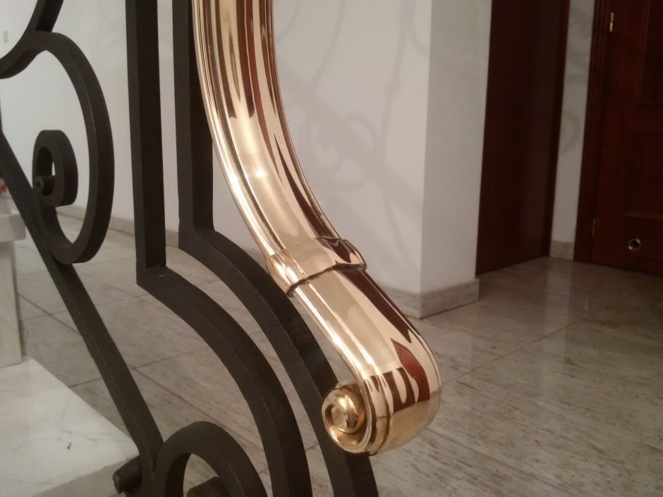 Латунные ограждения для лестниц