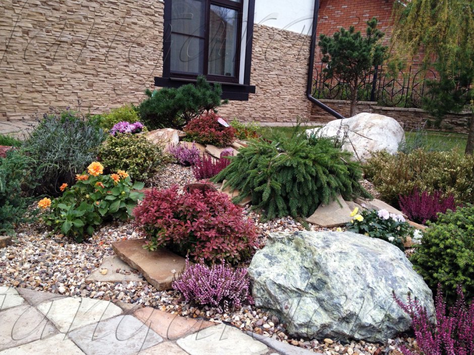 Клумба из хвойников и кустарников схема