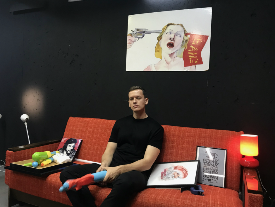 Стена в студии Лебедева