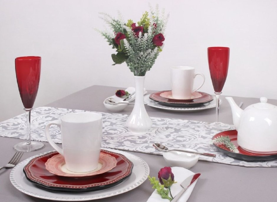 Сервировка стола на двоих