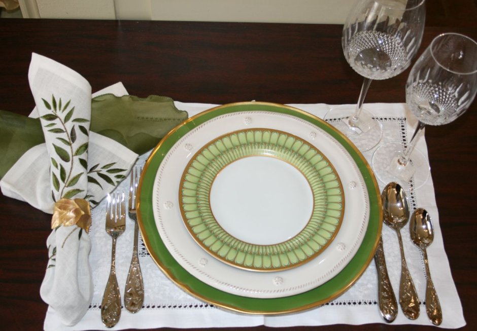 Простая сервировка стола