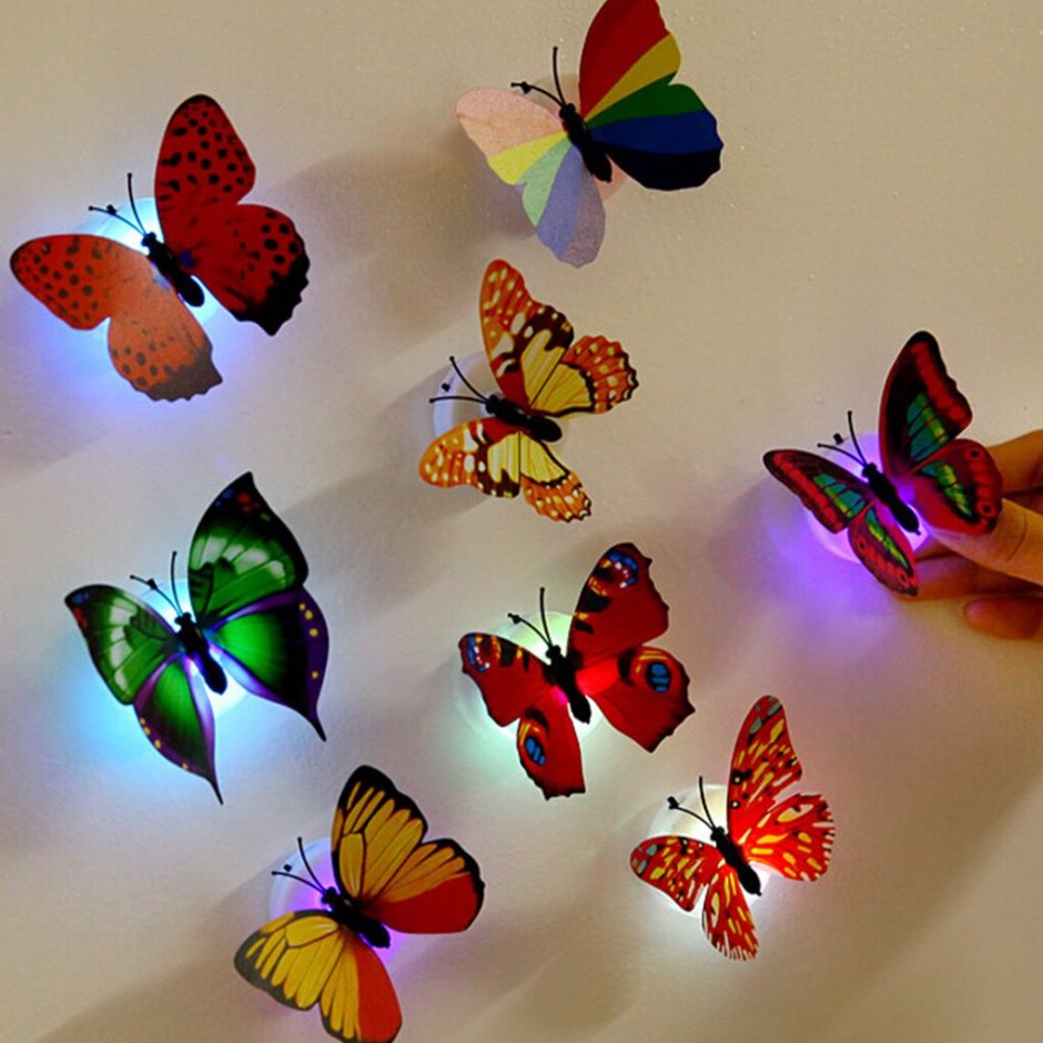 Натяжные потолки с бабочками