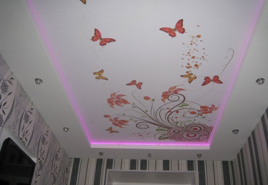 Фотопечать потолка фиолетовый