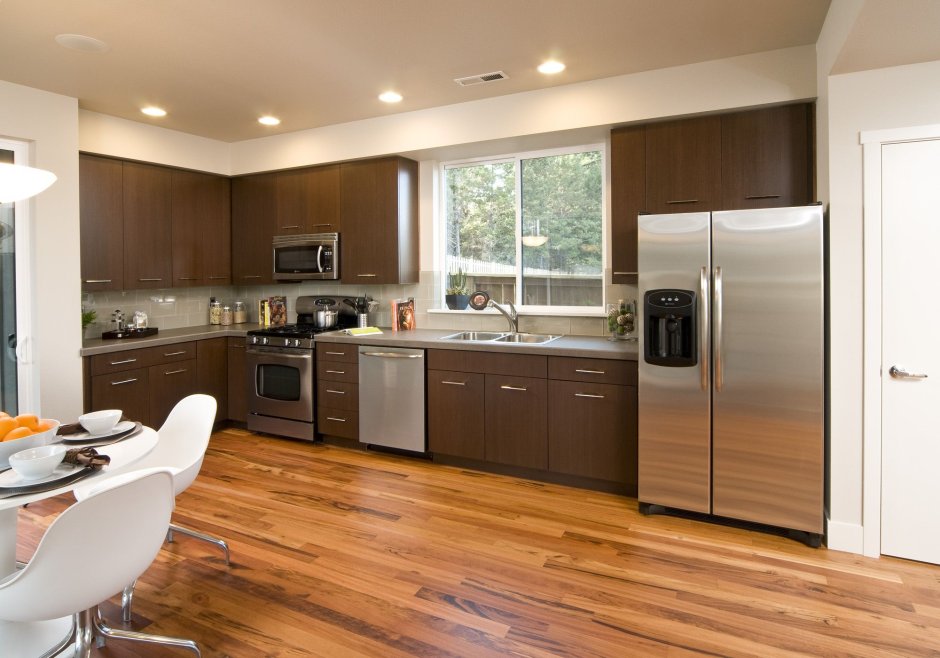 Линолеум на кухне в частном доме