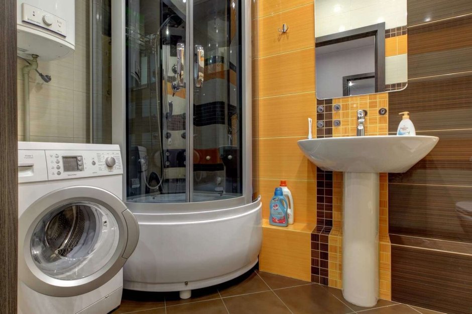 Ванная с душем и стиральной машиной