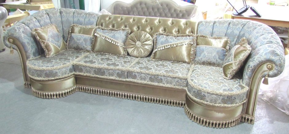 Диван коричневый угловой в гостиную