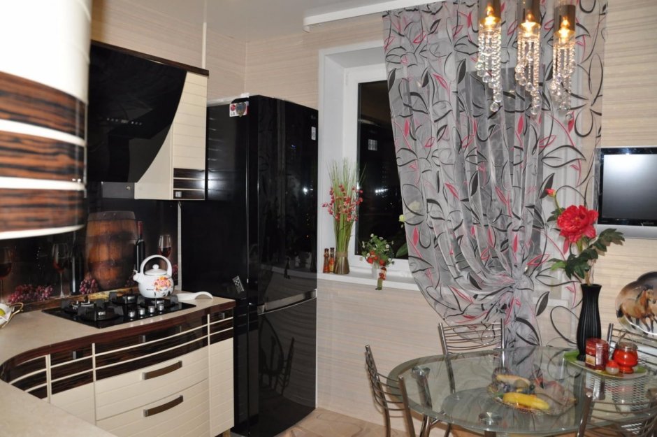 Шторы на кухню.кухня 9 метров