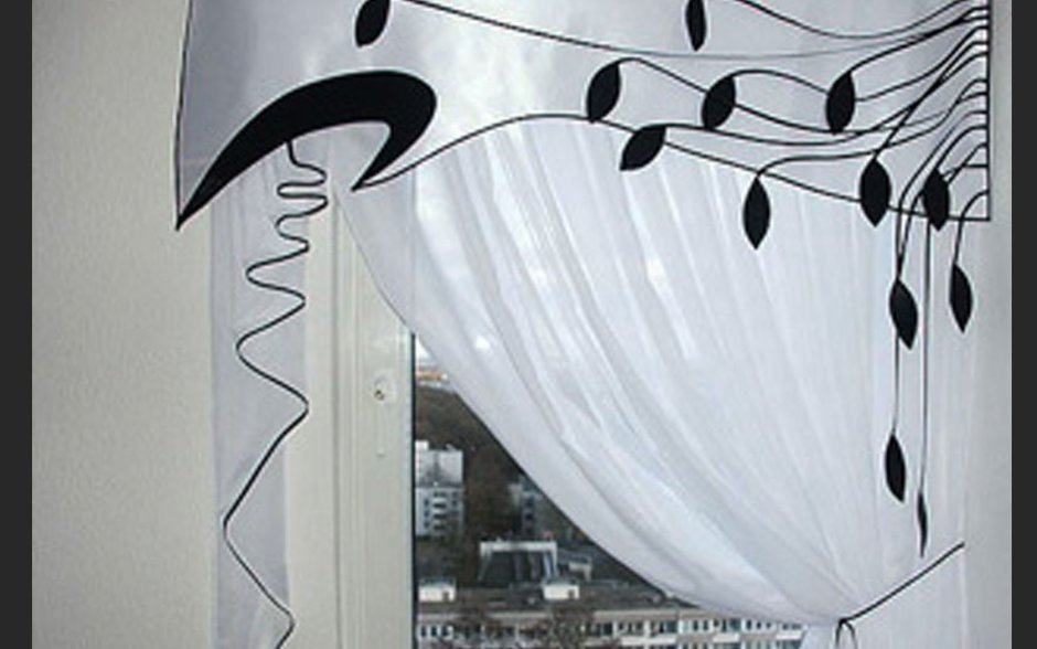 Шторы на кухню черно белые