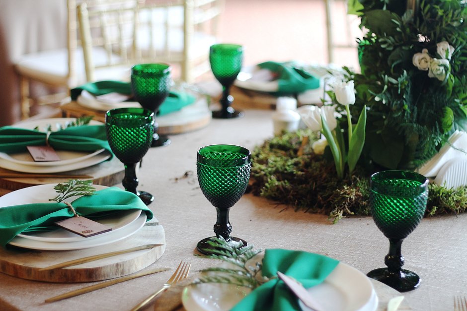 Сервировка куверта зелень