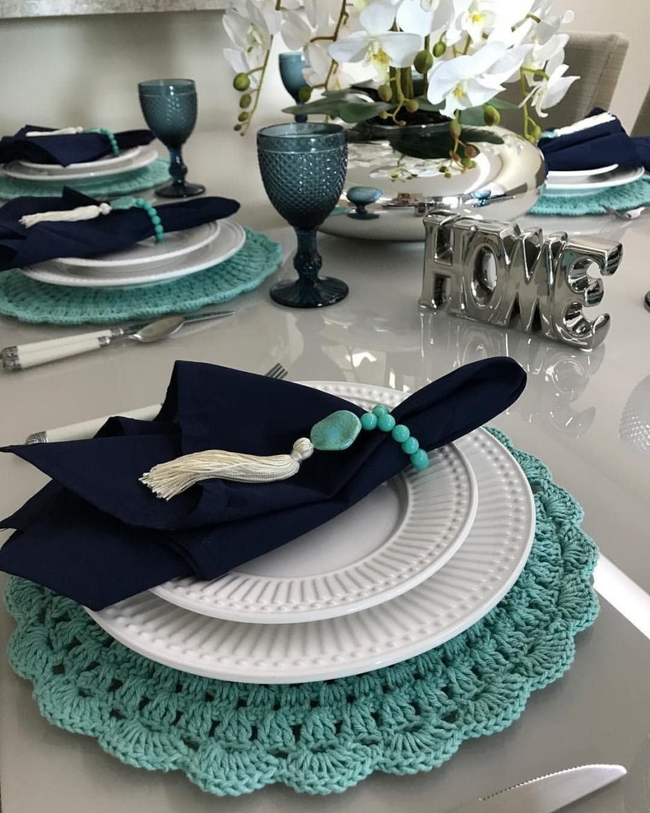 Бирюзовые салфетки на стол