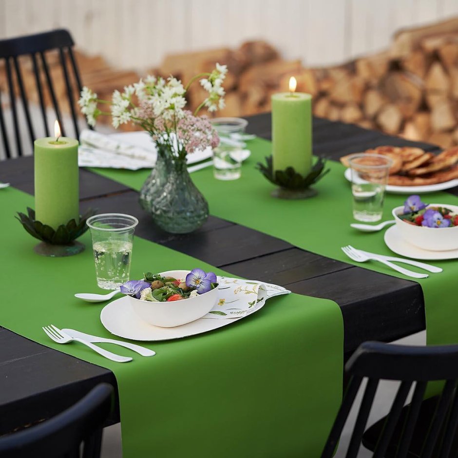 Зеленая скатерть на стол
